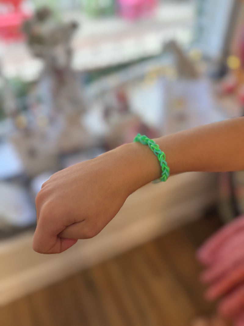 Rainbow Loom Bracelets by Magnolia