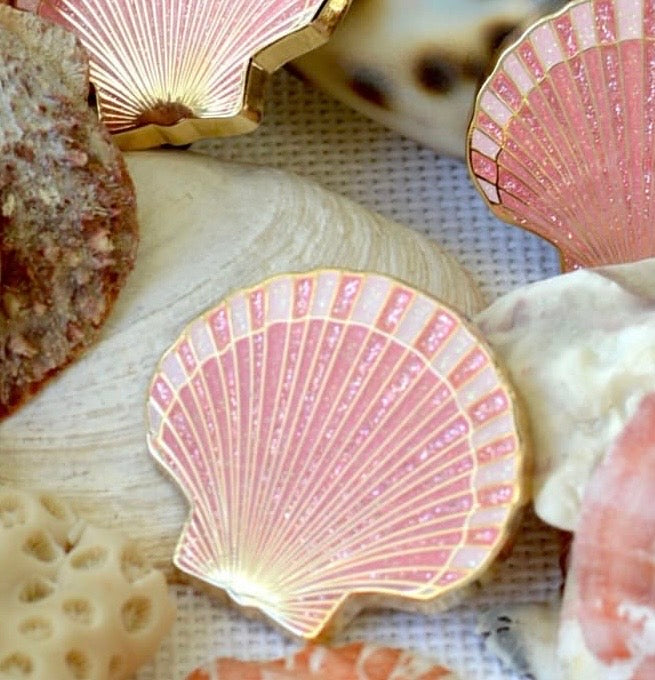 Scallop Sea Shell - Pink Needle Minder