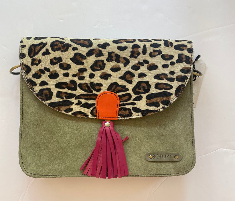 Olivia clutch with strap