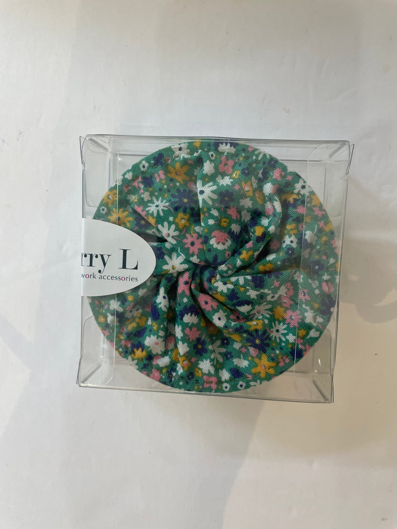 Collapsible Thread Catchers