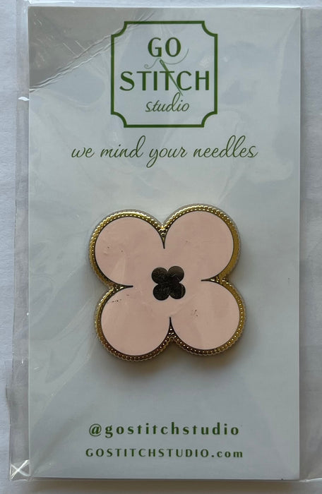 Empire Pink Clover Needle Minder