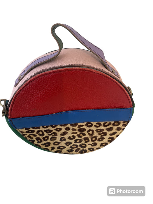 Hera - 8" round crossbody