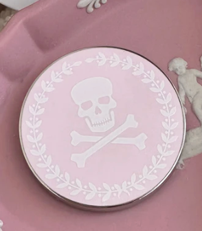 Jolly Roger Pink Cameo Needle Minder