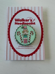 Needle Minder Nutcracker Scallop