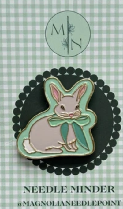 Green Bow Bunny Needle Minder