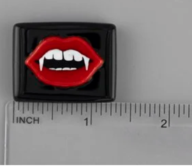 Vampire Lips Fused Glass Needle Minder